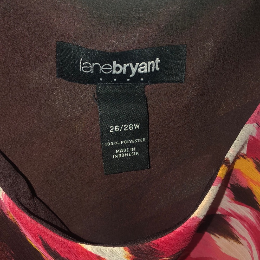Red patterned light weight blouse. - Picture 3 of 3